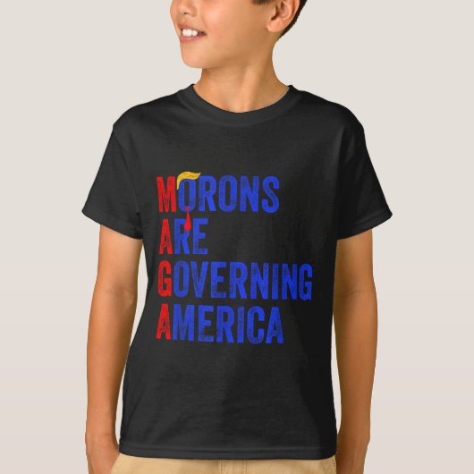 Morons Are Governing America Funny Trump 2024 T-Shirt (Vorderseite)