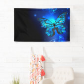 Morpho Butterfly im dunklen Hintergrund Banner (Insitu)