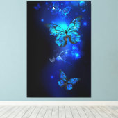 Morpho Butterfly in the Dark Background Leinwanddruck (Insitu (Holzboden))