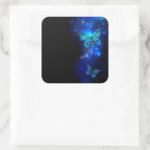 Morpho Butterfly in the Dark Background Quadratischer Aufkleber (Tasche)