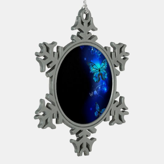 Morpho Butterfly in the Dark Background Schneeflocken Zinn-Ornament (Links)