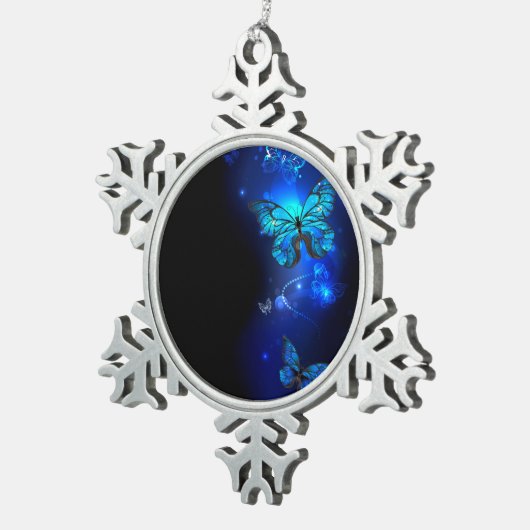 Morpho Butterfly in the Dark Background Schneeflocken Zinn-Ornament (Rechts)