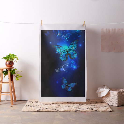 Morpho Butterfly in the Dark Background Stoff (Beispiel)