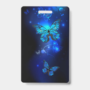Morpho-Schmetterling im dunklen Hintergrund Ausweis