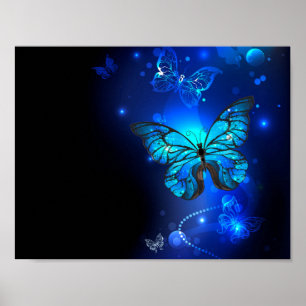 Morpho-Schmetterling im dunklen Hintergrund Poster
