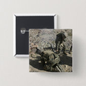 Mortärmen bedecken ihre Ohren und verhüten ihre Au Button (Vorne & Hinten)