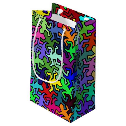 Mosaic Geckos Muster - farbig Kleine Geschenktüte (Rückseite Schrägansicht)