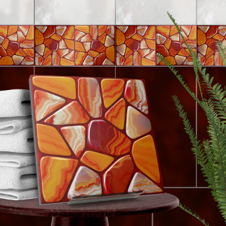 Mosaik aus roten und gelben Gelbagensteinen Fliese