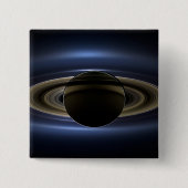 Mosaik des Saturn-Systems, das von der Sonne zurüc Button (Vorderseite)