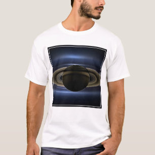 Mosaik des Saturn-Systems, das von der Sonne zurüc T-Shirt