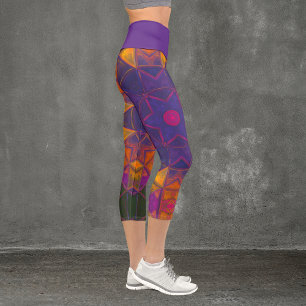 Mosaik Kaleidoskop Blume Lila Gelb und Rosa Capri Leggings