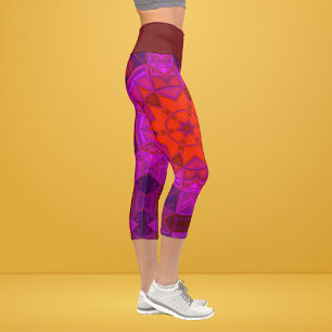 Mosaik Kaleidoskop Blume Lila Rosa und Roter Leg Capri Leggings