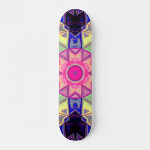 Mosaik Kaleidoskop Blume Rosa Gelb und Blau Skateboard