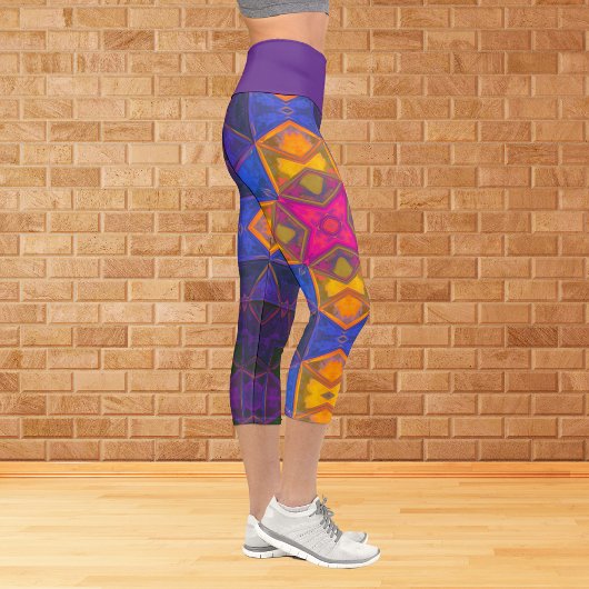 Mosaik Kaleidoskop Gelb Blau und Pink Le Capri Leggings
