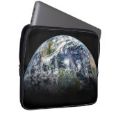 Mosaikbild des Planeten Erde mit 3 Hurrikanen Laptopschutzhülle (Vorne Rechts)