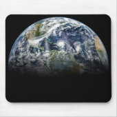 Mosaikbild des Planeten Erde mit 3 Hurrikanen Mousepad (Vorne)
