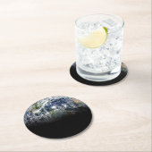 Mosaikbild des Planeten Erde mit 3 Hurrikanen Runder Pappuntersetzer (Vor Ort)