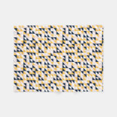 Mosaikdreiecke in Gelb, Rosa und Navy Blau Fleecedecke (Vorderseite (Horizontal))