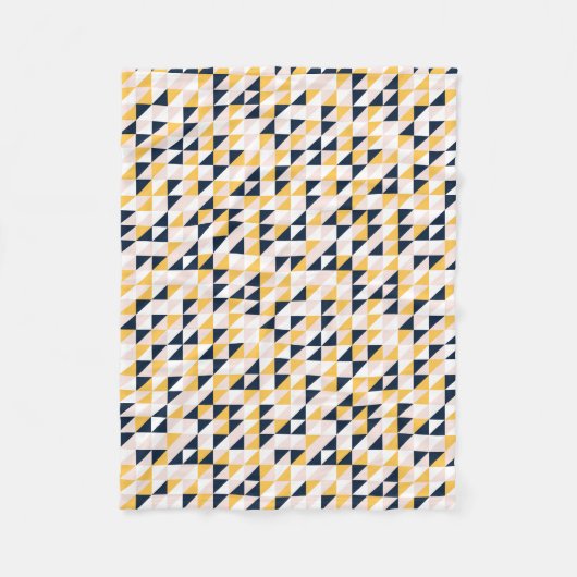 Mosaikdreiecke in Gelb, Rosa und Navy Blau Fleecedecke (Vorderseite)