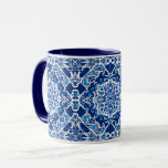 Mosaikmuster in Indigo und Cobalt Blue Tasse<br><div class="desc">Tasse in einem achtspitzen Mosaik,  Sternmuster in dunklem Indigo und Kobaltblau,  mit weißem Akzent</div>