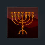 Moshe ist Menorah Button<br><div class="desc">In der Tora wird Moshe Rabbenu gesagt: "Du sollst eine Menorah aus reinem Gold machen, verprügelt werden, die Menorah wird hergestellt werden, ihr Fuß, ihr Ast, ihre Kugeln, ihre Knöpfe und ihre Blume werden daraus gequält werden " [Schmälert 25:31] und später "Sehen Sie, und konstruieren Sie, gemäß ihrer Form, die...</div>