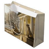 Moskau. Winter. Löwenskulptur. Große Geschenktüte (Vorderseite Schrägansicht)