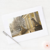 Moskau. Winter. Löwenskulptur. Rechteckiger Aufkleber (Umschlag)