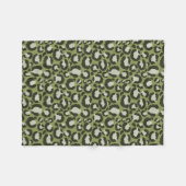 Moss Green Glamorous Leopard Spots Animal Print Fleecedecke (Vorderseite (Horizontal))