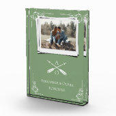 Moss Green Monogram und Arrows Newlyweds Fotoblock (Rechts)