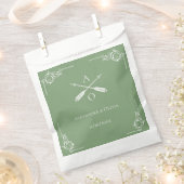 Moss Green Monogram und Arrows Wedding Geschenktütchen (Ausgeschnitten)