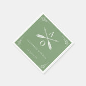 Moss Green Monogram und Arrows Wedding Serviette (Ecke)
