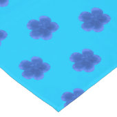 Moss Rose Blume Nahtloses Muster auf hellblau Großer Tischläufer (Ecke)