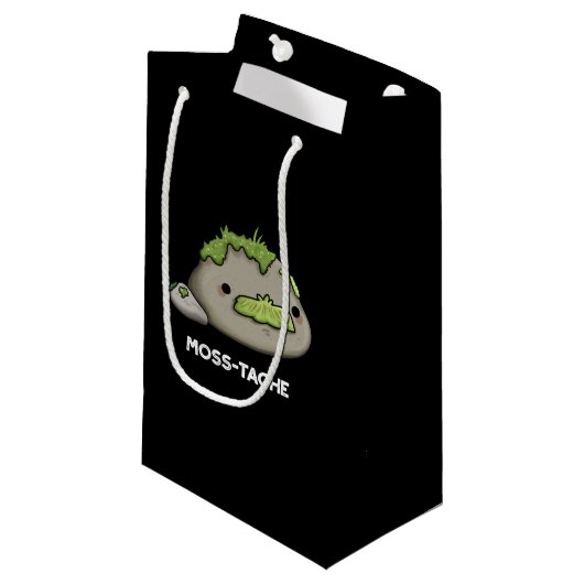 Moss tache Funny Mustache Pun Dark BG Kleine Geschenktüte (Vorderseite Schrägansicht)