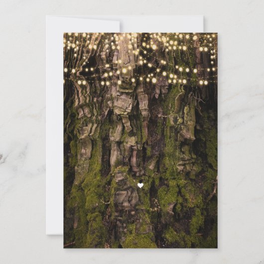 Mossy Tree Woodsy Forest Sparkle Lights Hochzeit Einladung (Rückseite)