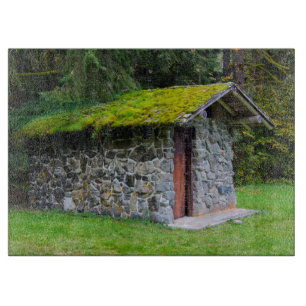 Mossy Well House Cutting Board Schneidebrett