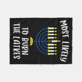 Most Likely To Burn The Latkes Hanukkah Group Matc Fleecedecke (Vorderseite (Horizontal))