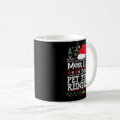 Most Likely To Pet The Reindeer - Family Christmas Kaffeetasse (VorderseiteRechts)