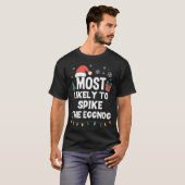 Most Likely To Ske The Eggnog Christmas Funny Xmas T-Shirt (Vorne ganz)