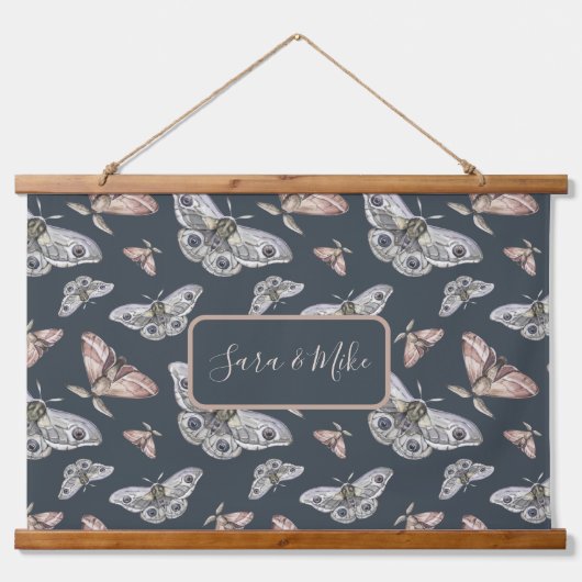 Moth Butterfly-Muster Wandteppich Mit Holzrahmen (Vorne)