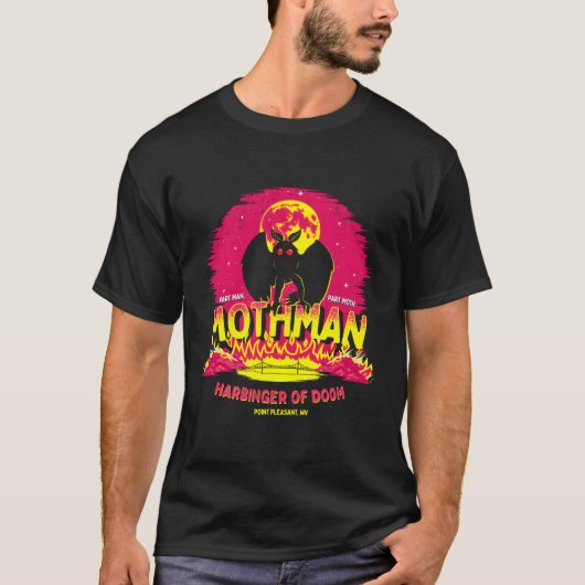 Moth Harbinger of Doom Cryptid Creature T-Shirt (Vorderseite)