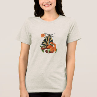 Moth mit orangefarbenen Blätter Tri-Blend Shirt