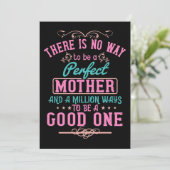 Mother Gift No perfekt Mother But Good Einladung (Stehend Vorderseite)