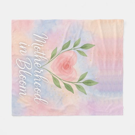 Motherhood in Bloom Fleece Blanket – Floral Gift. (Vorderseite (Horizontal))