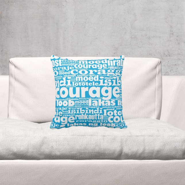 Motivational Typography Blue & White Courage Maia Kissen (Von Creator hochgeladen)