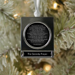 Motivierend Anführungsnachricht für Gebet Banner-Ornament Silber<br><div class="desc">Personalisiertes Gebet Song Zitat-Satz oder Text zweiseitig elegante Silver Plated Banner Ornament. Gut zu Weihnachten. Vollständig anpassbarer weißer Text auf beiden Seiten (zwei verschiedene Texte) auf schwarzem, schlichtem Hintergrund. Sie können Ihre eigene Nachricht, Liebe Brief, inspirierendes, motivierend Zitat, Gedicht, etc schreiben, oder Sie können einfach verlassen The Serenity Gebet hat...</div>