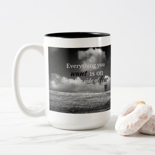 Motivierend Angebot: Alles, was du will, ist auf.. Zweifarbige Tasse (Mit Donut)