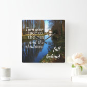 Motivierend Angebot: Drehen Sie Ihr Gesicht zur So Quadratische Wanduhr (Zuhause)