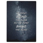 Motivierend Inspiration für die Grind- und Shine-S Klemmbrett (Rückseite)