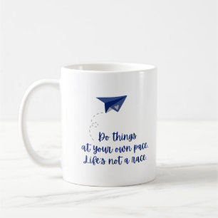 Motivierend Papier-Flugzeug-Zitat schwarz Kaffeetasse