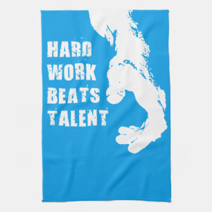 Motivierend Worte - harte Arbeit schlägt Talent Geschirrtuch